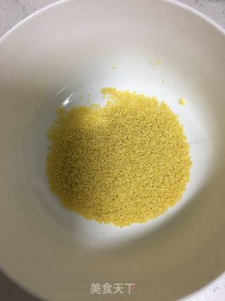 小米粥的做法步骤：1