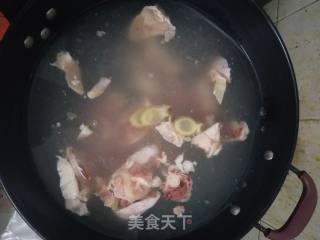 香菇滑鸡的做法步骤：2