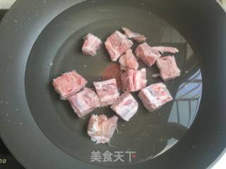 萝卜排骨汤的做法步骤：2
