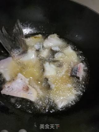 香菇烧鱼的做法步骤：2