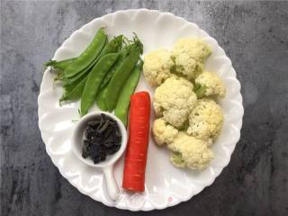 混炒时蔬的做法步骤：1