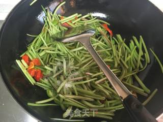 素炒紫薯藤的做法步骤：7