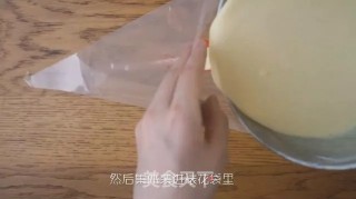 小黄人冰淇淋的做法步骤：8