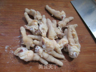 鸡爪烧大头虾的做法步骤：2