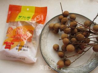 老冰糖龙眼银耳羹的做法步骤：1