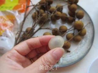 老冰糖龙眼银耳羹的做法步骤：2