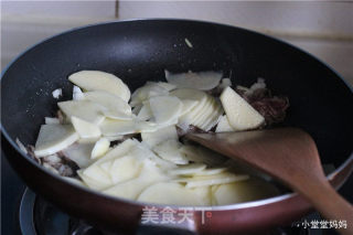 尖椒肥牛炒土豆片的做法步骤：6