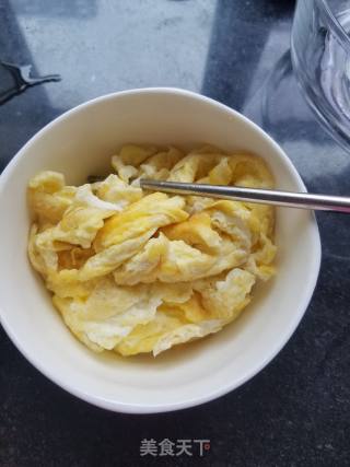 木耳鸡蛋炸酱面的做法步骤：2