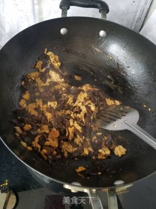 木耳鸡蛋炸酱面的做法步骤：6