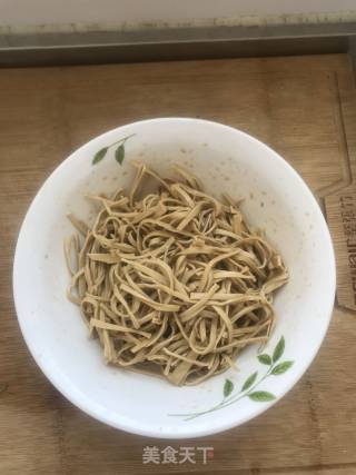 凉拌豆腐丝的做法步骤：4