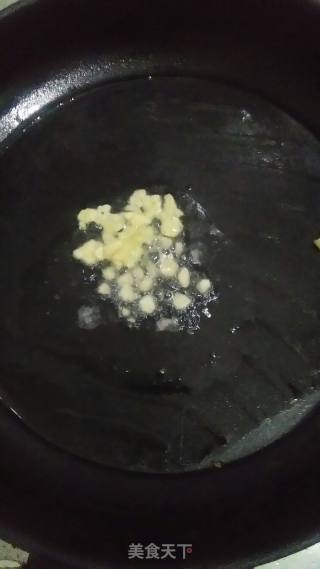 苹果炒肉的做法步骤：3