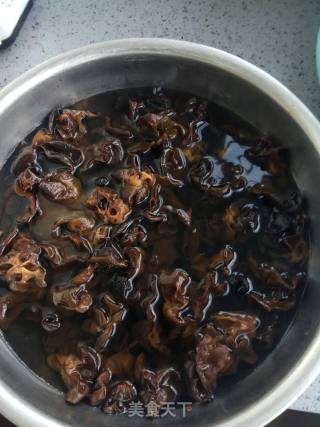 凉拌木耳的做法步骤：2