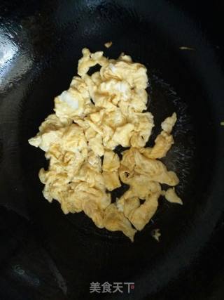鸡蛋香肠炒花干的做法步骤：5