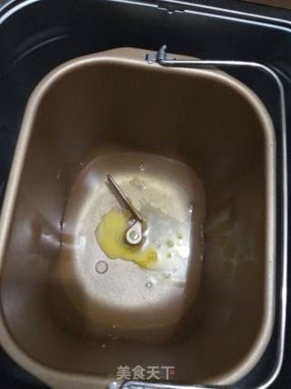 红枣黑芝麻面包的做法步骤：2