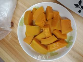 芝麻南瓜饼的做法步骤：1