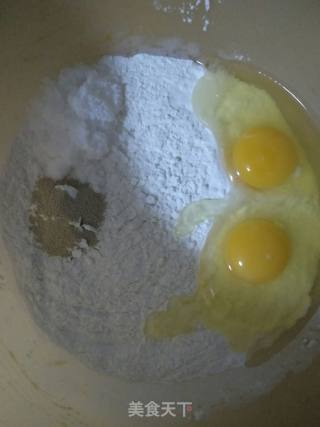 芝麻发面饼的做法步骤：1