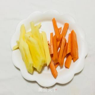 双色薯条的做法步骤：2