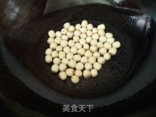 毛豆炒鲜莲的做法步骤：5