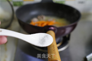 牛肉丸土豆馄饨汤面的做法步骤：6
