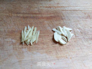 豆角炒肉丝的做法步骤：2