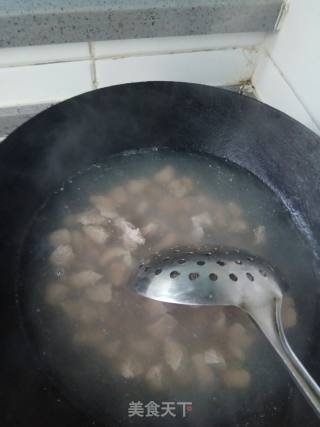 咖喱土豆炖牛肉的做法步骤：1