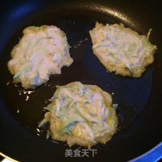 包菜鸡蛋饼的做法步骤：7