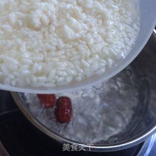 红糖甜酒蛋花的做法步骤：3