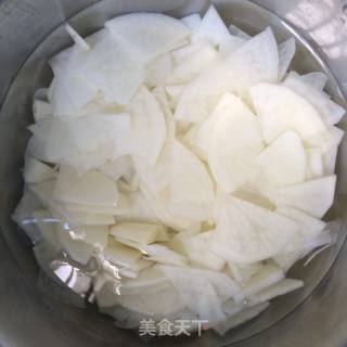 牛肉炒土豆片的做法步骤：2