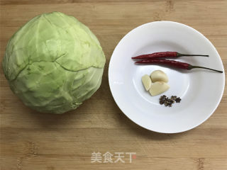 炝炒手撕包菜的做法步骤：1