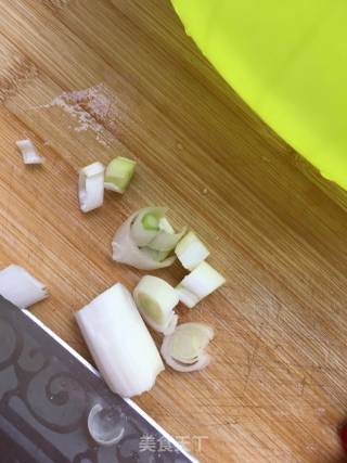 “下饭菜”蚬肉滑蛋的做法步骤：2