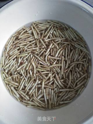 拌鱼腥草的做法步骤：4