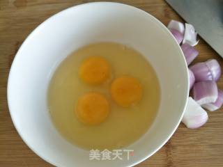 洋葱炒鸡蛋的做法步骤：3