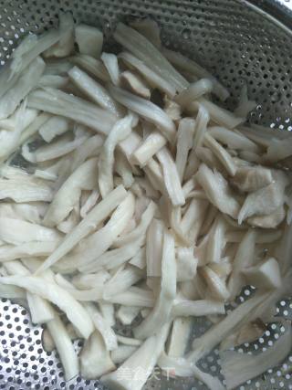 小炒杏鲍菇的做法步骤：2