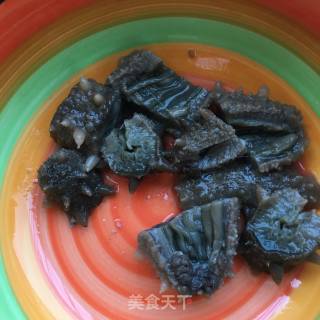 海参炒红秋葵的做法步骤：2