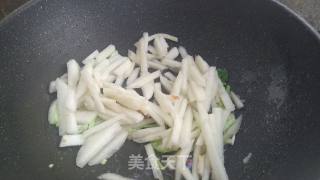 雪梨香菜炒肉丝的做法步骤：9