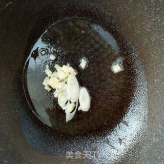 醋溜豆芽的做法步骤：1