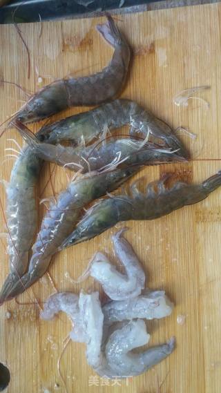 蒜蓉虾仁卷心菜的做法步骤：3