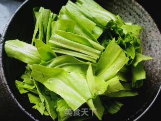 下饭菜：蒜蓉油麦菜的做法步骤：1