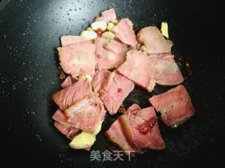 下饭菜：菜椒炒牛肉的做法步骤：4