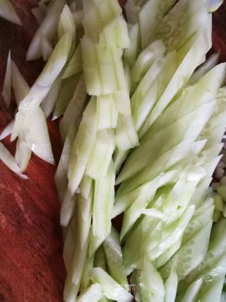 青瓜烧豆腐的做法步骤：1