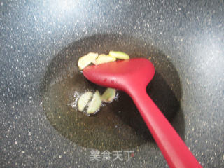 面筋炒大头虾的做法步骤：3