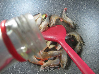 面筋炒大头虾的做法步骤：4