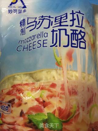 萨拉米奶酪法棍披萨的做法步骤：3