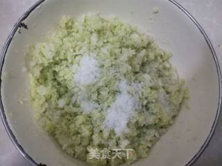 发面猪油渣白菜馅饼的做法步骤：5