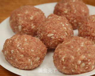 红烧狮子头的做法步骤：6