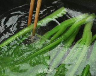 白灼菜心的做法步骤：3