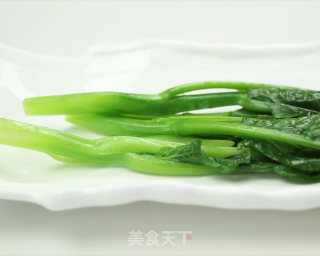 白灼菜心的做法步骤：4