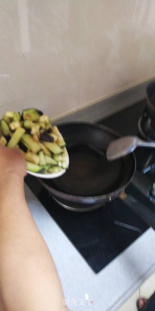 老婆的鱼香茄子的做法步骤：34