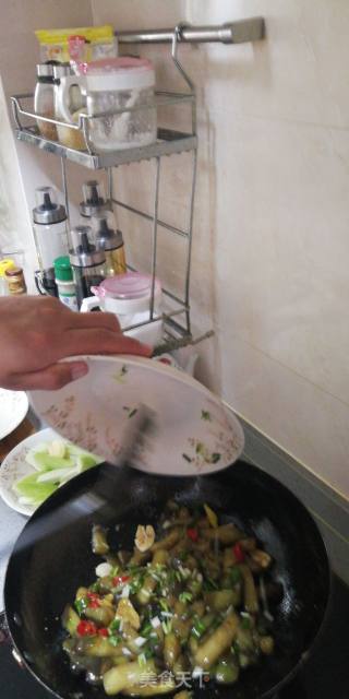 老婆的鱼香茄子的做法步骤：39