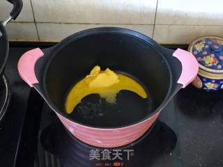 黑芝麻干果雪花酥的做法步骤：2